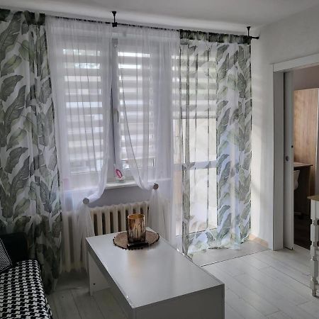 Apartamento Apartament Zorzy Przy Instytucie Kardiologii Anin Varsovia Exterior foto