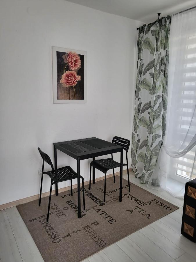 Apartamento Apartament Zorzy Przy Instytucie Kardiologii Anin Varsovia Exterior foto
